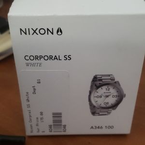 Nixon Corporal SS white